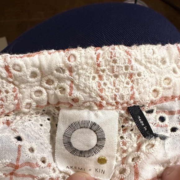 Size Small Anthropologie Boho Lace Peplum Top – Ivory/Cream box 4 - Picture 11 of 13